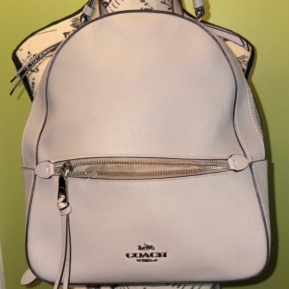 💐Coach Jordyn Backpack In Chalk With Gold Hardware💐 - Picture 13 of 15